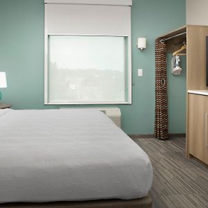 One-Bedroom King Suite