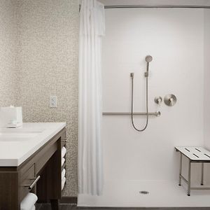 Queen Studio Mobility or hearing accessible
